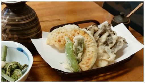 カリカリのサックサクの舞茸野菜天ぷら（大澤屋）
