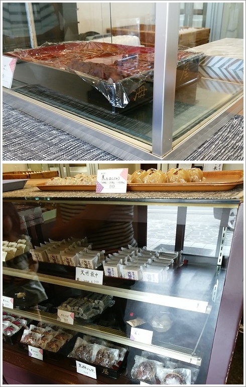 海老屋製菓店内ショーケース（和菓子）